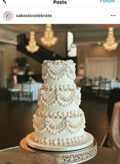 Classic Wedding Cake Vintage, Victorian Cake, Victorian Wedding Cakes Vintage, Vintage Piping Wedding Cake, Regency Wedding Cake, Wedding Cake Victorian, Vintage Wedding Cake, Vintage Christmas Wedding, Lambeth Wedding Cake