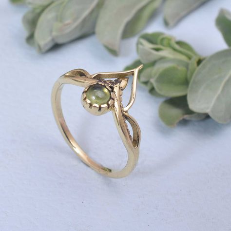 Excited to share the latest addition to my #etsy shop: CROWN Brass Peridot Ring, Retro crown ring, Crystal Peridot Ring, Vintage Ring, Gold Ring, Boho Ring, Dainty cute, Elegant gemstone ring https://etsy.me/3SzKquz #men #round #bezel #minimalist #no #brass #yes #gold Crystal Peridot, Ring Elegant, Peridot Jewelry, Ring Crystal, Retro Ring, Crown Ring, Peridot Ring, Hippie Jewelry, Viking Jewelry