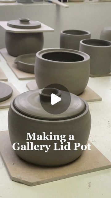 Anna Denley on Instagram: "This might be my new preferred way to make a lidded pot, I feel some garlic pots coming on! 🧄   #potterytips #potterytechniques #potteryvideo #potteryvideos #potteryreels #potteryreel #handmadepots #potterystudio #potterystudiolife #ceramicstudio #ceramicartist #instapottery #ukpotter #lifeofapotter #potterythrowing" Pottery Lids How To, Throwing Pottery Ideas For Beginners, Ceramic Pots With Lids, Pottery Lids, Pottery With Lid, Wheel Thrown Pottery Ideas, Throwing Muses, Beginners Ceramics, Pottery Throwing