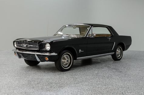 Ford Mustang 1965, Roadster Car, 1965 Ford Mustang, 1965 Mustang, Ford Mustang Coupe, Old Vintage Cars, Ford Mustang Car, Pimped Out Cars, Pretty Cars