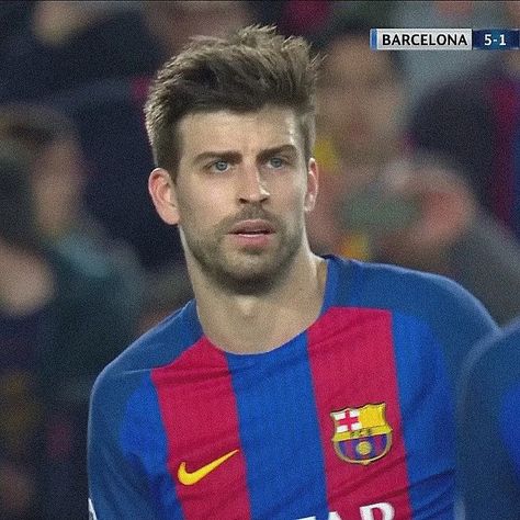 Pique Barcelona, Football Things, Gerard Pique, Barcelona Futbol Club, كريستيانو رونالدو, Football Player, Shakira, Fc Barcelona, Juventus