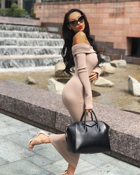 Jayde Pierce, Indian Women Fashion, Womens Professional Fashion, Pants Women Fashion, Golden Glow, Fashion Videos, Boots Women Fashion, Business Outfits, Ladies Tops Fashion