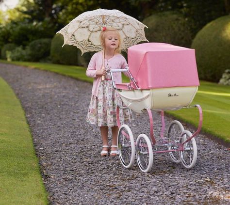 'Are we back in the 1950's?' ask parents. Silver Cross Prams, Vintage Stroller, Baby Doll Strollers, Parenting Adult Children, Vintage Pram, Pram Toys, Cross Crafts, Prams And Pushchairs, Dolls Prams