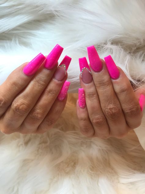 Hot Pink Homecoming Nails Acrylic, Barbie Pink Nails 2023, Hot Pink Nails With Diamonds, Hot Pink Acrylic Nails With Rhinestones, Hot Pink Sweet 16 Nails, Nails To Go With Hot Pink Dress, Hot Pink Prom Nails Acrylic, Hot Pink Nails With Gems, Hot Pink Nails For Prom