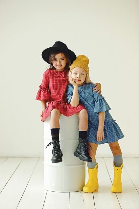 Twin Photoshoot, Sisters Photoshoot Poses, Kids Studio, Photoshoot Studio, Kids Clothing Brands, Kids Denim, Zara Kids, Kids Branding, Fashion Photoshoot