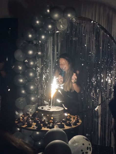 Night Luxe Birthday, Xo Themed Party, Dark Birthday Party Aesthetic, Star Birthday Party Ideas Decoration, Stargirl Bday Party, Capricorn Birthday Party, Stargirl Party Theme, The Weeknd Themed Birthday Party, Mirrorball Birthday Party