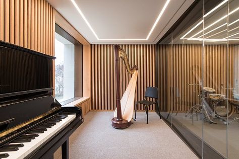 Music Practice Room, Music Studio Room Design, Piano Room Design, Music Room Storage, Studio Room Design, Music Architecture, Music Institute, Music Studios, Music Academy