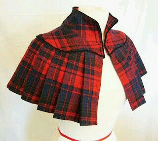 <3 Caplet Outfits, Vintage Capelet, Red And Black Fashion, Wool Capelet, Steampunk Mode, Moda Steampunk, Mode Steampunk, Tartan Fashion, Wood Chopping