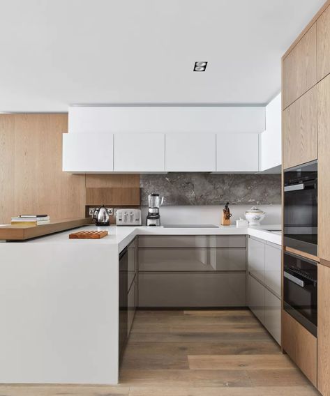 U-shaped kitchen ideas: Embrace this ultra-practical design | Homes & Gardens | Modern U Shaped Kitchens, Kitchen Layout U Shaped, Small U Shaped Kitchen, Kitchen Shapes, Dark Wood Kitchens, Small Kitchen Layouts, Kitchen Finishes, Small Kitchen Storage, Rustic Modern Kitchen