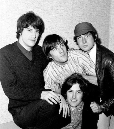 Krazy for the Kinks — First tv appearance. 1964 The Kinks Band, Dave Davies, Ray Davies, 1960s Music, The Kinks, 60s Music, British Rock, Rock N Roll Music, First Tv