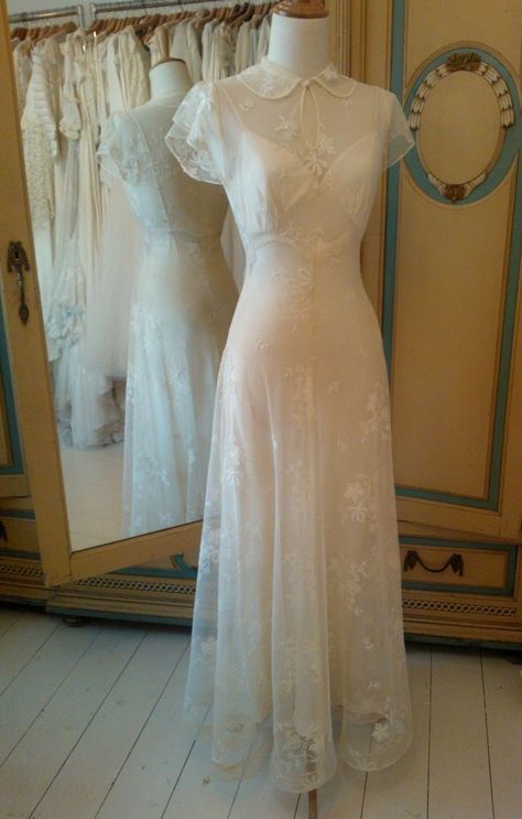 Peter Pan Wedding Dress, Simply Classy Wedding Dress, Peter Pan Collar Wedding Dress, Wedding Dress With Pattern, Vintage Wedding Dress 1930s, Vintage Wedding Dress 1950s 1940s, 1930s Wedding Dresses, 1960s Wedding Dresses, Edwardian Wedding Dress