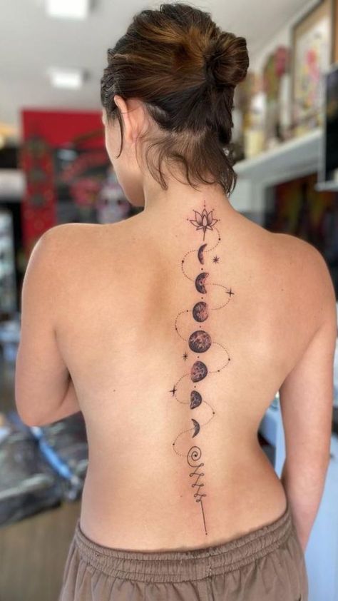 Spine Tattoos For Women Moon And Stars, Moon Fases Tattoos, Moon Tattoo Spine, Tattoo Ideas Inspiration, Flower Spine Tattoos, Spine Tattoo Ideas, Tato Minimal, Tattoos Infinity, Tattoos Mandala