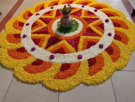 Onam Floral Design, Flower Rongali Design, Diwali Floral Rangoli, Big Flower Rangoli Designs, പൂക്കളം Design, Onam Simple Pookalam, Pookolam Design Simple, Diwali Flower Rangoli Ideas, Rangoli Flowers Designs Ideas