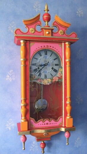 ◯ Painted Clock Diy, Coocoo Clock, Painted Clocks, Altered Clocks, Deco Orange, Big Clocks, Antique Wall Clocks, Repainting Furniture, Grandfather Clocks