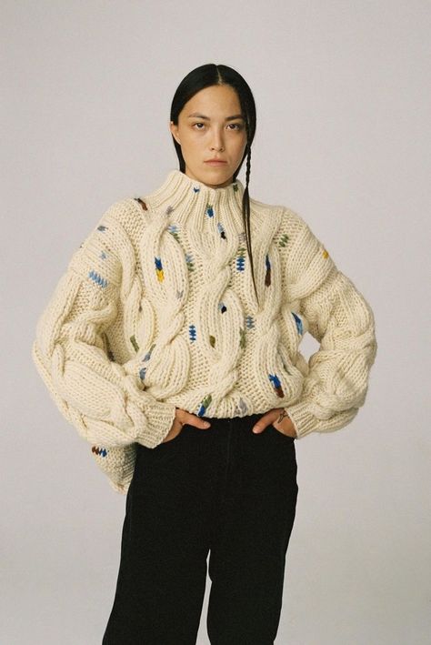 Theme Clothes, Knitwear Trends, Knitwear Inspiration, Sweater Trends, Knitwear Fashion, Knitwear Design, Cable Knit Sweater, Knit Outfit, Knit Fashion