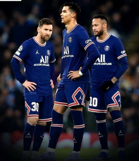 Messi Ronaldo Neymar Together, Cr7 Lm10, Liverpool Football Team, Neymar Ronaldo, Messi Funny, Barcelona Instagram, Football Player Drawing, Cristiano Ronaldo And Messi, Lionel Messi Posters