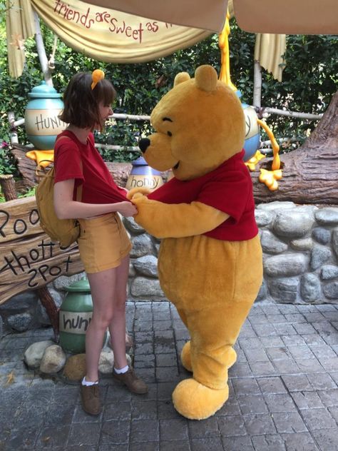 Winnie The Pooh Costume, Disney Photo Ideas, Disney Bounding, Disney Bound Outfits, Disney Inspired Outfits, Disney Day, Disney Photos, Pooh Bear, Disney Pins