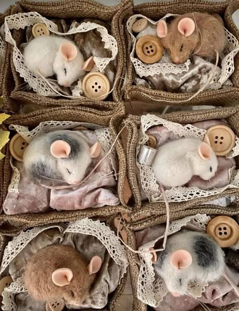 Stuffed Mice, Felting Beginner, Tovad Ull, Easter Office Decorations, Felting Diy, Needle Felting Ideas, Needle Felting Diy, Needle Felting Tutorials, Mouse House