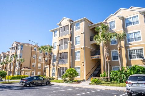 2774 Windsor Hills | Charming 2 Bedroom, 2 Bathroom Windsor Hill Resort condo, 10 minutes to the entrance of Walt Disney World. Hill Resort, Shower Tub Combination, Hills Resort, Orlando Vacation, Family Movie Night, Vacation Home Rentals, Heated Pool, Dream Vacation, Condo Rental