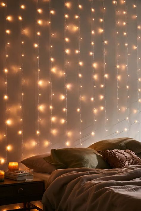 Fairy Lights On Wall, String Lights In The Bedroom, Fairy Lights Bedroom, Curtain String Lights, House Room, Room Inspiration Bedroom, Dream Bedroom, My New Room, New Room