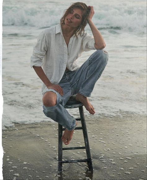 Jeans In Water Photoshoot, Blue Jeans White Shirt Aesthetic, White Shirt Beach Photoshoot, Jeans On The Beach Photoshoot, Beach Stool Photoshoot, Oversized Shirt Photoshoot Ideas, Beach Clothes Photoshoot, Jean Beach Photoshoot, Beach Jeans Photoshoot