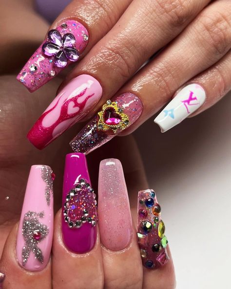 Guirose Nail Artist on Instagram: “Paris Hilton vibe 👸” Princess Paris, Louis Vuitton Nails, Nails Photos, Nail Gems, Instagram Paris, Pink Nail Art, Gem Nails, Glitter Nail Art, Paris Hilton