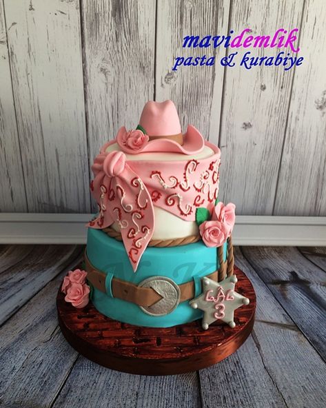 ❥ Cowgirl | Cake Cowgirl Cake Ideas Women, Vaquera Cake, Cowgirl Cake Ideas, Cowgirl Cakes Birthday, Pink Cowgirl Cake, Ken Cake, Cowgirl Birthday Cakes, Western Birthday Cakes, Cowgirl Cake