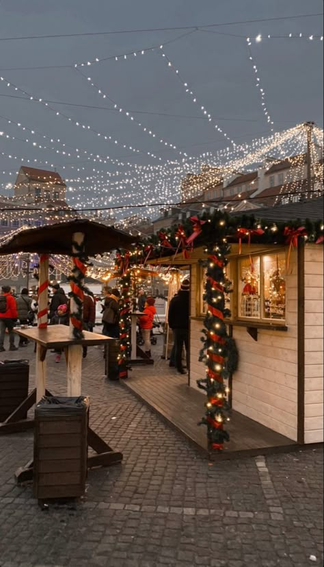 Warsaw Christmas Market, Warsaw Poland Winter, Poland Aesthetic Warsaw, Warsaw Poland Aesthetic, Krakow Winter, Warsaw Christmas, Christmas In Poland, Ginger Man Cookies, Poland Winter