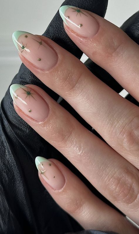 Mom Nails Designs, Bilder Gel Nail Art, Purple French Tip Nails With Design, Birthday Oval Nails, Nail Ideas Acrylic Almond Short, Green Almond Nails French Tip, Ethereal Nails Acrylic Almond, Almond Nails Short Design, Fun Nail Inspo Almond