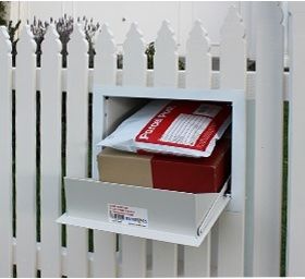 Mailbox In Fence, Fence Mailbox Ideas, Fence Letterbox Ideas, Parcel Mail Box Ideas, Secure Mailbox Ideas, Mail Boxes Ideas, Picket Fence Letter Boxes, Diy Parcel Drop Box Ideas, Diy Letterbox