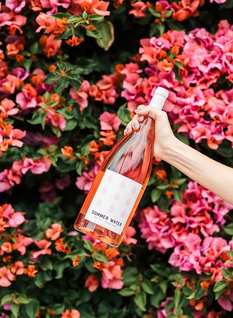 Our Summer Wine List - Inspired By This Wine Bottle Photography, Outdoor Date, Glass Photography, Wine Photography, Summer Rolls, Summer Wines, Pink Wine, Summer Water, Wine Clubs