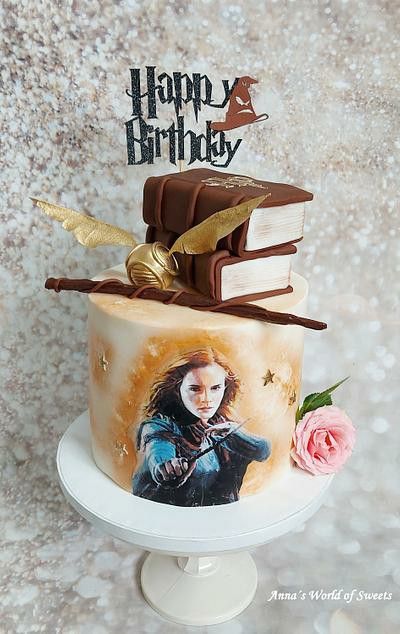 Hermione Cake, Heri Poter, Hp Cakes, Hermione Birthday, Peach Buttercream, Harry Potter Themed Food, Tort Harry Potter, Harry Potter Theme Cake, Best Birthday Cake Designs