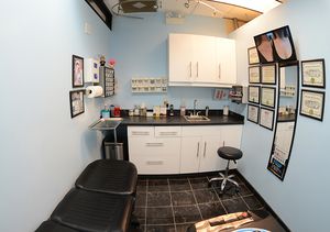 Chicago Ink Tattoo & Body Piercing — custom tattoo artist Piercing Room, Tattoo Studio Design, Tattoo Station, Chicago Tattoo, Piercing Studio, Cosmetic Tattoo, Piercing Shop, Sell My Art, Studio Interior