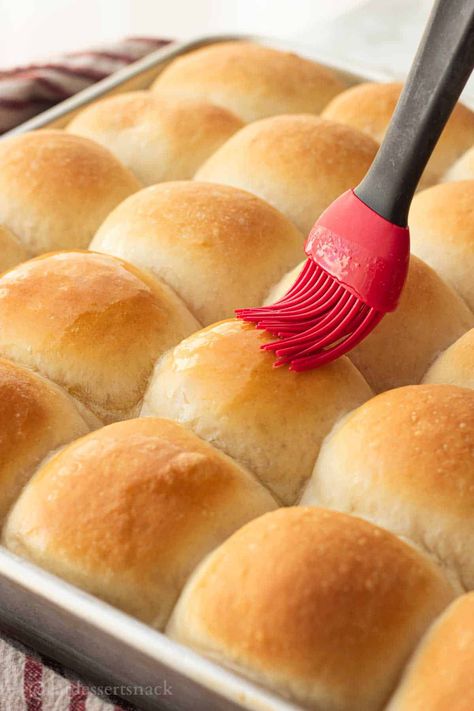 Lunch Lady Dinner Rolls, Yeast Rolls Without Eggs, Home Made Rolls, Old Fashioned Yeast Rolls Recipe, School Yeast Rolls Recipe, Soft Bread Rolls Recipe, Yeast Dinner Rolls Recipe, Best Yeast Rolls, Dinner Rolls Recipe Homemade