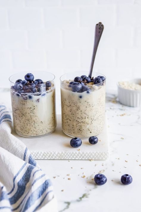 Healthy Vegan Blueberry Overnight Oats Easy Overnight Oats Recipes, Gluten Free Overnight Oats, Protein Breakfast Cookies, Blueberry Overnight Oats, Overnight Oats Recipes, Vegan Overnight Oats, Banana Bread Cookies, Easy Overnight Oats, Overnight Oats Healthy