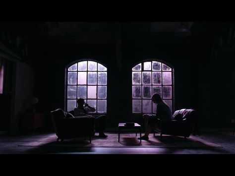 The moody apartment of Matt Murdock (Charlie Cox) on Netflix's 'Daredevil' Joker Aesthetic, Gotham Rogues, Avengers Aesthetic, Xavier Samuel, Andreas Gursky, Isaac Lahey, Strange Days, Daredevil Netflix, Story Background