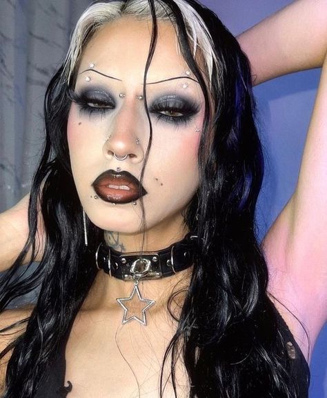 Goth Eye Makeup, Dark Makeup Looks, Punk Makeup, Alt Makeup, Swag Makeup, Ethereal Makeup, Emo Makeup, Dope Makeup, Alternative Makeup