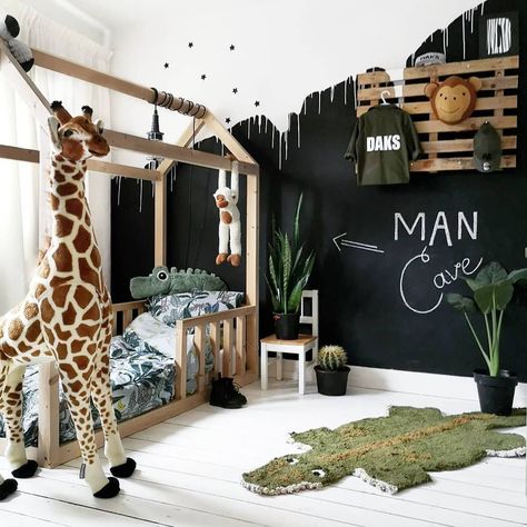 Kids Interiors on Instagram: “🦒Giraffe in the Kid's Room 🦒 Check out our Instastory today for giraffes in the nursery too 👀 _______________________________________…” Boy Toddler Bedroom, Cool Kids Rooms, Baby Boy Room Decor, Toddler Boys Room, Kids Bedroom Designs, Baby Boy Room Nursery, Toddler Bedroom, Boy Toddler, Toddler Rooms