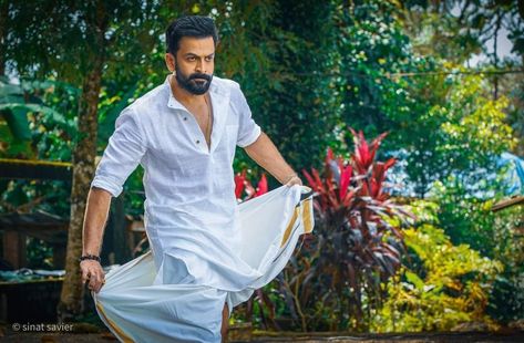 Lungi Mens Indian, Tamil Dress, Alfaaz Shayari, Prithviraj Sukumaran, Allu Arjun Images, Baby Boy Hairstyles, Indian Men, Movie Pic, Dress Men