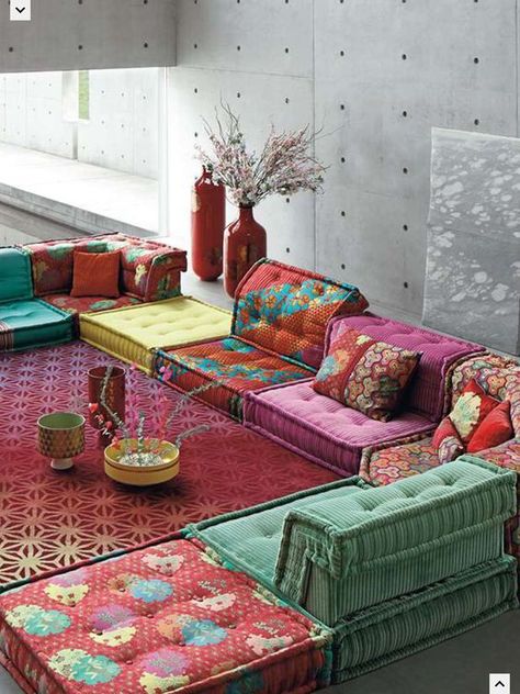 Mahjong Sofa, Floor Seating Living Room, Living Room Lighting Design, Futon Decor, Colorful Room Decor, Moroccan Living Room, Colourful Living Room Decor, Living Tv, Small Couch