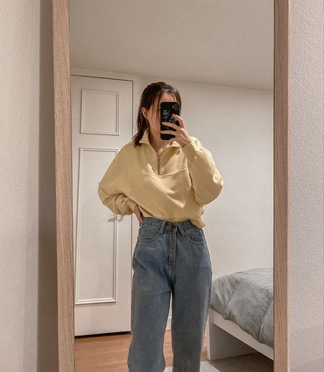 quarter zip drop shoulder sweatshirt mom jeans women’s fashion outfit spring inspo aesthetic OOTD Crew Neck Mom Jeans Outfit, Mid-rise Mom Fit Jeans For Fall, Fall Mom Fit Mid-rise Jeans, Pacsun Mom Jeans, Spring Inspo, Dropped Shoulder Sweatshirt, Spring Fashion Outfits, Drop Shoulder, Aesthetic Fashion