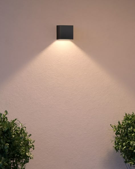 Compound Wall Lights, Outdoor Garden Lighting Ideas, House Lighting Outdoor, Outdoor Columns, Garden Lighting Ideas, Salon Designs, Outdoor Lighting Design, Compound Wall, Beam Of Light