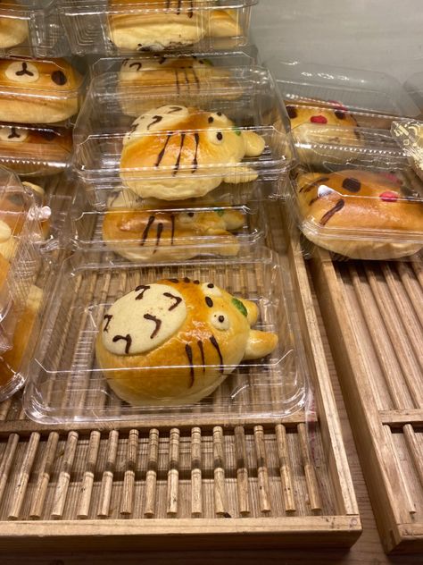 Studio Ghibli Pastries, Studio Ghibli Bakery, Cute Pastries, Totoro Food, Animal Themed Food, Strawberry Roll Cake, Cute Bread, Kawaii Cooking, Cute Snacks