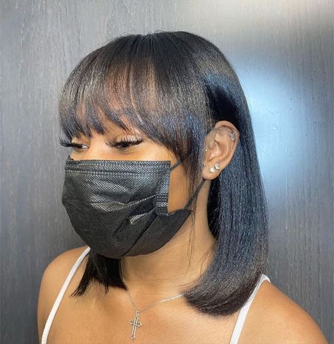 ARS Directory on Instagram: “Bangs x SilkPress🔥 follow @ars.directory for more beauty inspo and beautician options hair by @brendageehair 🤩 . . . . . . . . . . . . .…” Silk Press Bob, Natural Hair Bangs, Silk Press Hair, Pressed Natural Hair, Silk Press Natural Hair, Natural Straight Hair, Twisted Hair, Short Hair Black, Bangs With Medium Hair