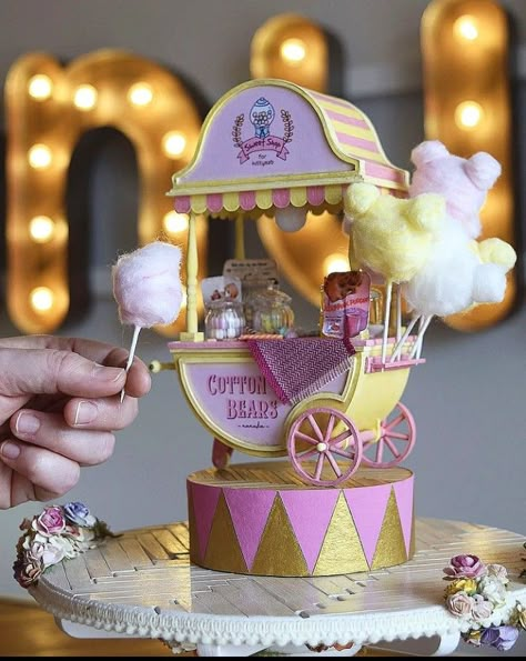 Candy Theme Birthday Party, Candy Cart, Circus Party, Mini Things, Diy Crafts For Gifts, 2nd Birthday Parties, Cute Crafts, Paper Crafts Diy, Carousel