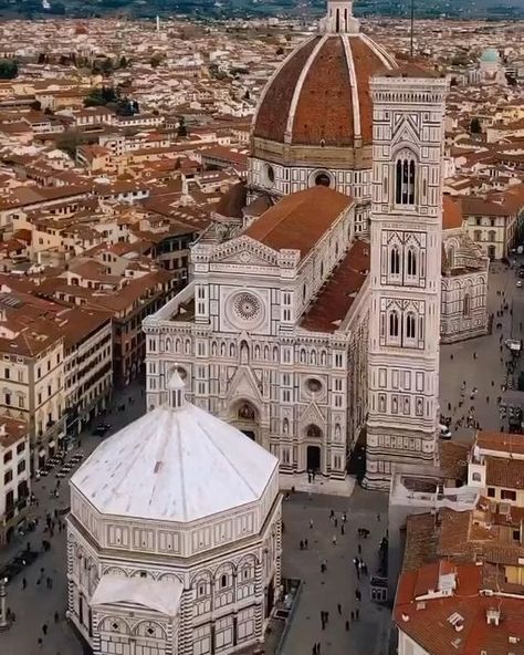 Florencia 🇮🇹 Firenze Travel | Hotels | Food Tips on Instagram: "A timeless marvel captured from every angle.**🇮🇹♥️

💡 Florence’s iconic square, Piazza del Duomo, is a must-see destination, attracting countless visitors from around the globe. Located in the heart of the historic center, it’s easily accessible by foot or public transport.

🏷 Tag someone who would love to experience this. 😍

@mauro_ger 
@alluring_firenze 
@saveriopaternostro 
@bad.drones 
@simoneolivari 

📍Piazza del Duomo, Florence" Piazza Del Duomo Florence, Piazza Del Duomo, Duomo Florence, Hotel Food, Food Tips, Tag Someone Who, Tag Someone, Public Transport, Drones