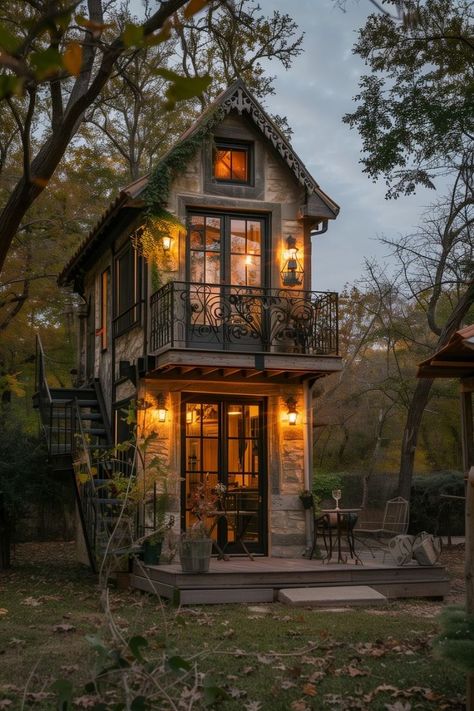 Castle Tiny House, Victorian Tiny Home, Tiny Home Ideas Diy Space Saving, Tiny Home Villages, Cozy Home Exterior, Witch Houses, Victorian Punk, Victorian Tiny House, Old Money House