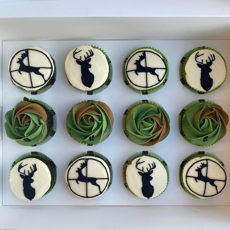 Deer Hunting Cupcakes, Hunting Birthday Cupcakes, Hunting Themed Desserts, Hunting Cakes For Men Birthdays, Hunter Theme Cake, Hunting Cupcakes For Boys, Hunting Themed Cupcakes, Deer Cupcake Cake, Hunting Themed Birthday Cake