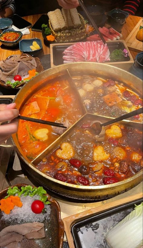 Chinese Hotpot Aesthetic, Hot Pot Aesthetic, Chinese Food Aesthics, Hotpot Aesthetic, Chongqing Hotpot, Soul Food Dinner, Delicacy Food, Food O, Chongqing