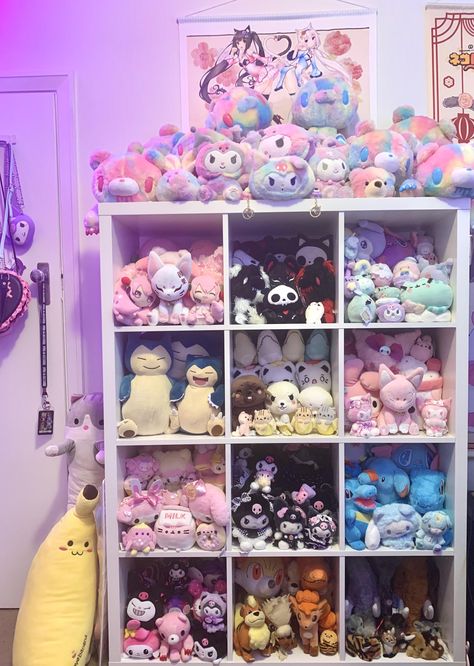 Plushie Shelves, Plush Organization Ideas, Plushie Collection Display, Plush Collection Display, Plushie Display Ideas, Plushie Organization, Plushie Shelf, Plushie Storage, Plushie Display